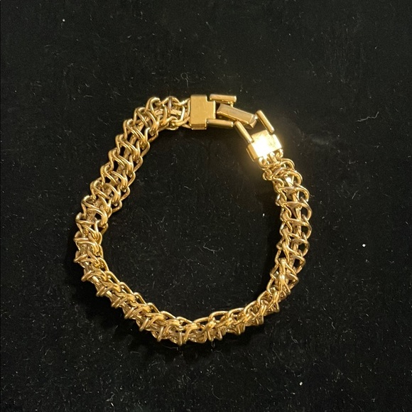 Elegant Gold toned Chain Bracelet by Trifari - Picture 1 of 11